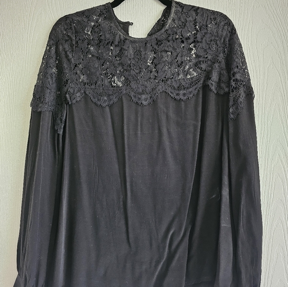 Lace detail long sleep top - Picture 2 of 4